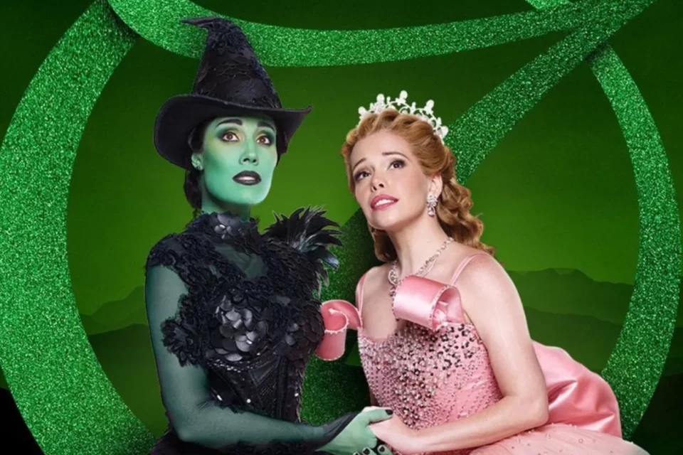 Montagem brasileira de 'Wicked' pede que fãs não cantem durante peça