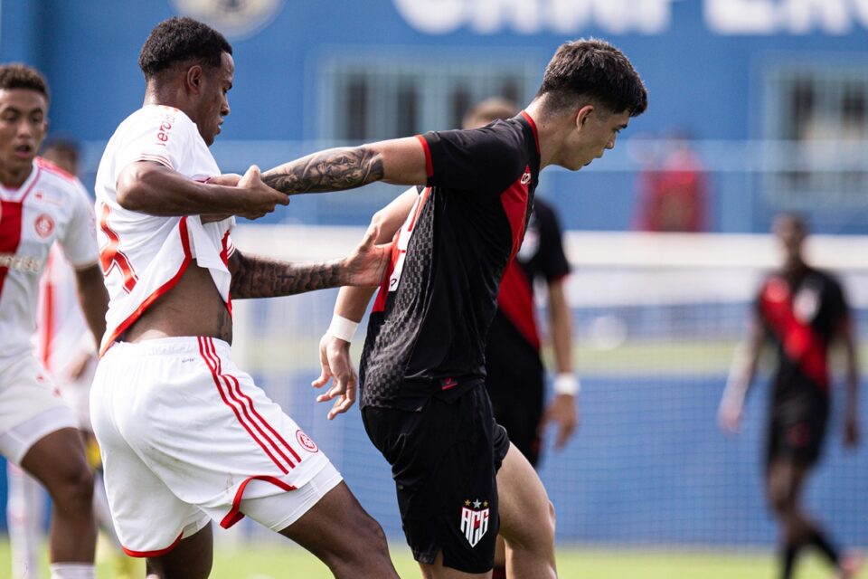 Jogo entre Atlético Goianiense e Internacional pelo Brasileiro sub-20