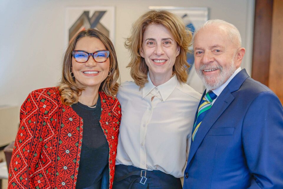 Lula parabeniza Fernanda Torres por indicação ao Oscar