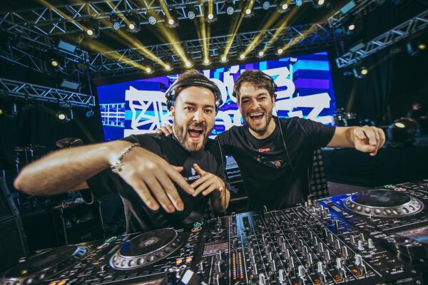 Dubdogz se apresenta pela primeira vez em Pirenópolis