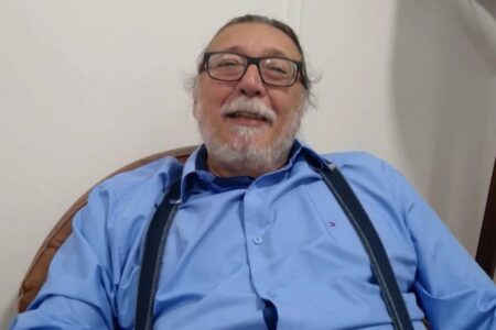 Perito Ricardo Molina é levado à delegacia após atear fogo em objetos Molina é conhecido por atuar no caso PC Farias