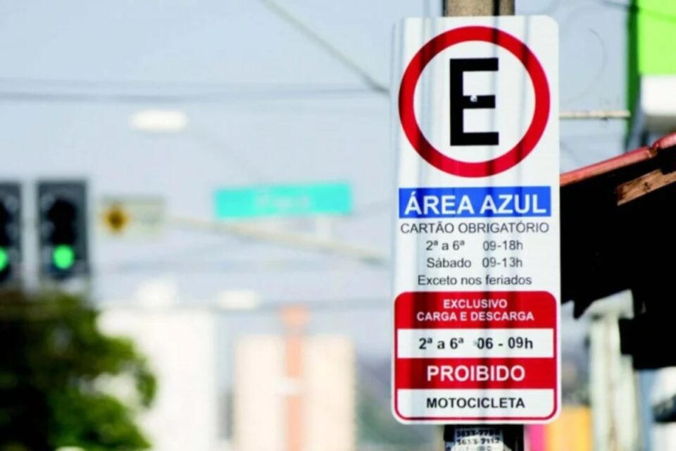 Prefeitura desenvolve novo aplicativo para Área Azul com pagamento por cartões e PIX