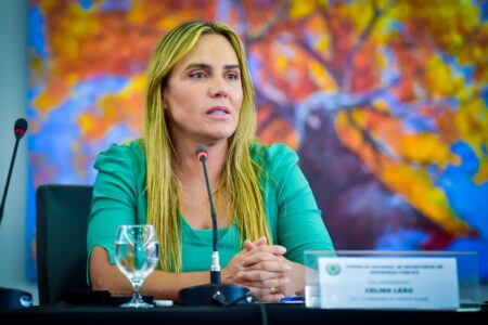 Justiça absolve vice-governadora do DF por acusação de corrupção da época de deputada