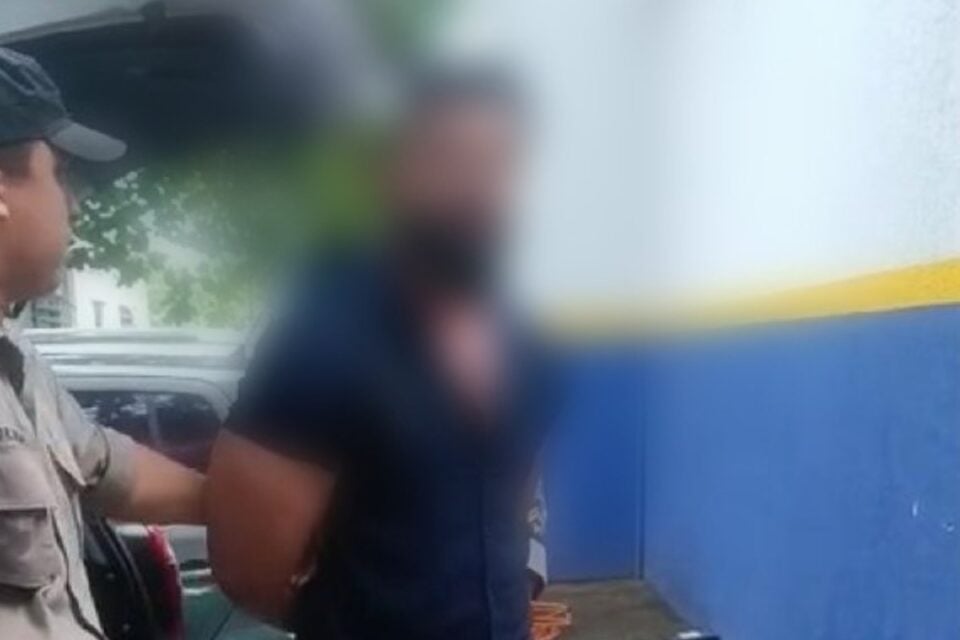 Jovem é preso em Goiânia após dirigir embriago, causar acidente e ameaçar policiais