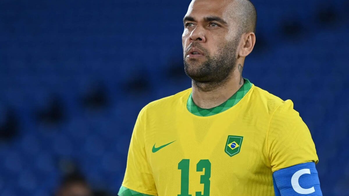 Daniel Alves é absolvido da acusação de estupro na Espanha Ex-jogador havia sido condenado por abusar sexualmente de jovem em boate