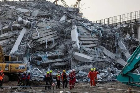 Número de mortos do terremoto em Mianmar passa de 2 mil Socorristas resgatam sobreviventes entre escombros; assista a vídeos