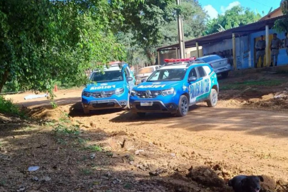 Homem morre após ser baleado e atingido com uma pedrada na cabeça em bar de Luziânia
