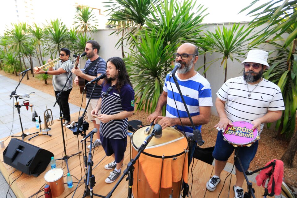 Esticadinha de Carnaval com show gratuito do grupo Heróis de Botequim em Goiânia