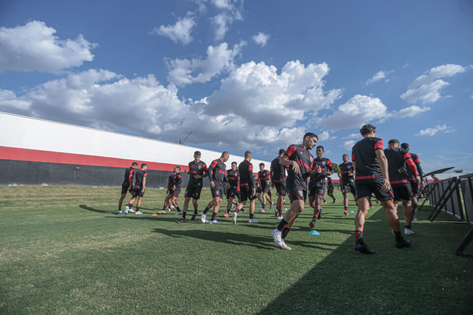 Atlético Goianiense recebe Brasiliense pela Copa do Brasil