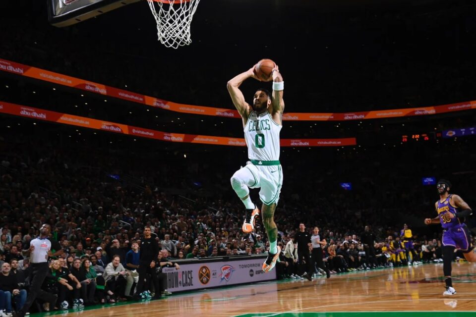 Tatum, jogador do Boston Celtics durante partida da NBA