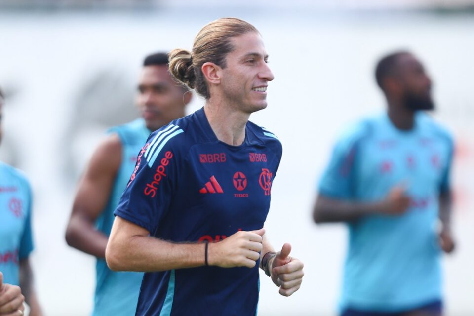 Filipe Luís em treino no Flamengo