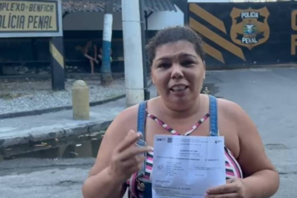 Mulher presa por engano no RJ (Foto: Reprodução)