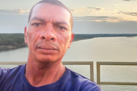 'Coração bate forte', diz gari de Goiânia pai de jovem que passou em medicina no RJ