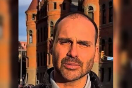 'Decisão mais difícil': Eduardo Bolsonaro vai se licenciar de mandato e ficar nos EUA