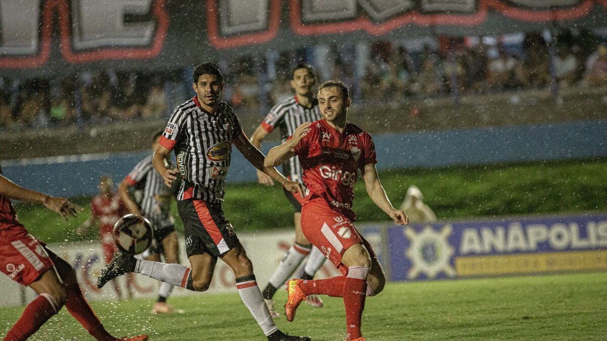 Gabriel Poveda é uma das esperanças de gols do Vila Nova na final do Goianão