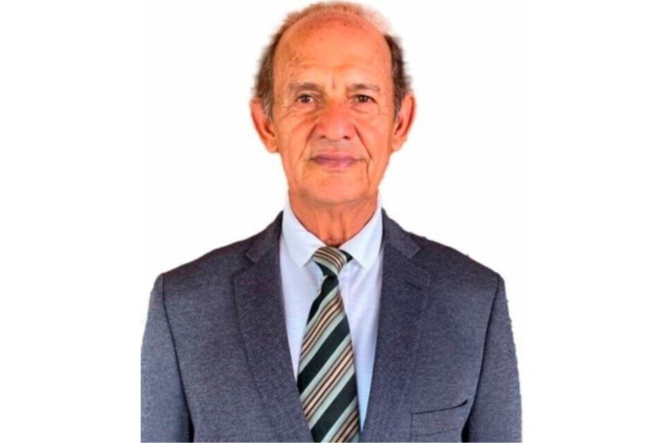 A imagem mostra a foto do advogado morto aos 75 anos