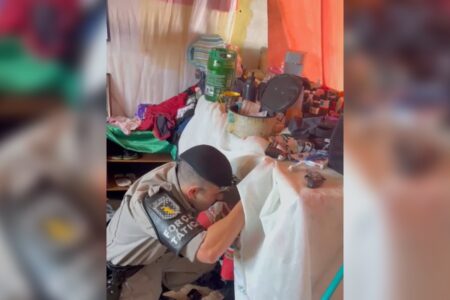 Mulher corre ao ver PM e revela ponto de tráfico em Caldas Novas