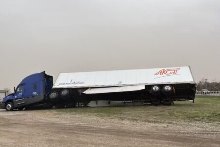 Violentas tempestades e tornados deixam pelo menos 19 mortos nos EUA