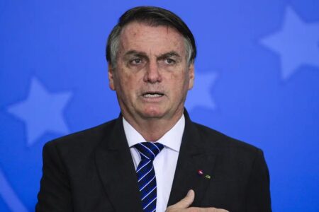 STF inicia julgamento que deve tornar Bolsonaro réu por golpismo e limitar seu futuro político Processo poderá levar ex-presidente a prisão