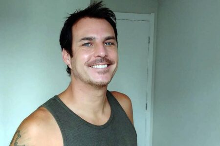 Morre Klaus Hee, ex-integrante da banda Dominó, aos 50 anos Cantor enfrentava câncer no intestino morreu artista