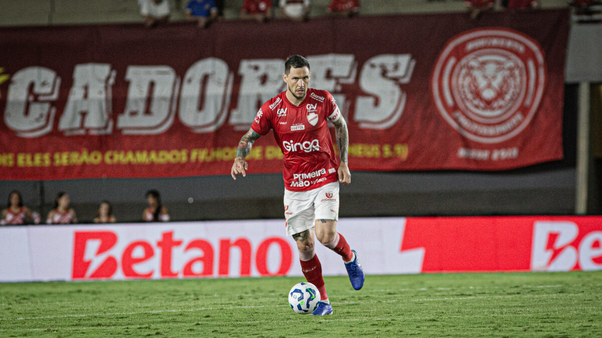 Tiago Pagnussat, zagueiro do Vila Nova