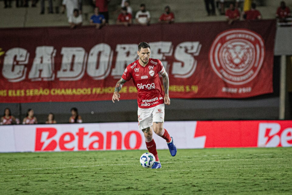 Tiago Pagnussat, zagueiro do Vila Nova