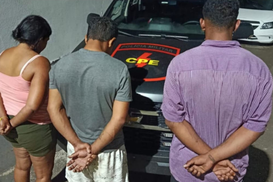 PM apresenta família suspeita de homicídio (Foto: Divulgação)