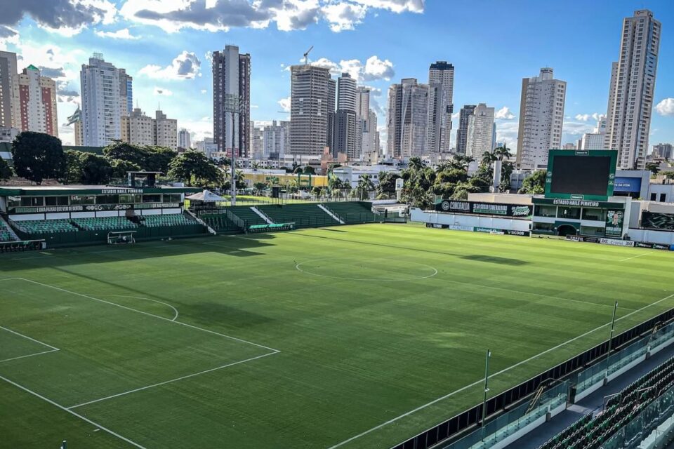 Goiás recebe Vila Nova pelo jogo de ida da Semifinal