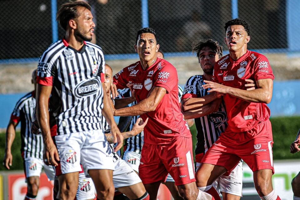 Partida entre Vila Nova e Anápolis no Goianão