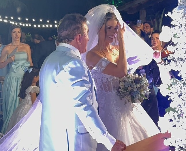 Veja imagens do casamento de Amado Batista com a miss Calita Franciele fotos amigos próximos afirmam que é “amor verdadeiro”