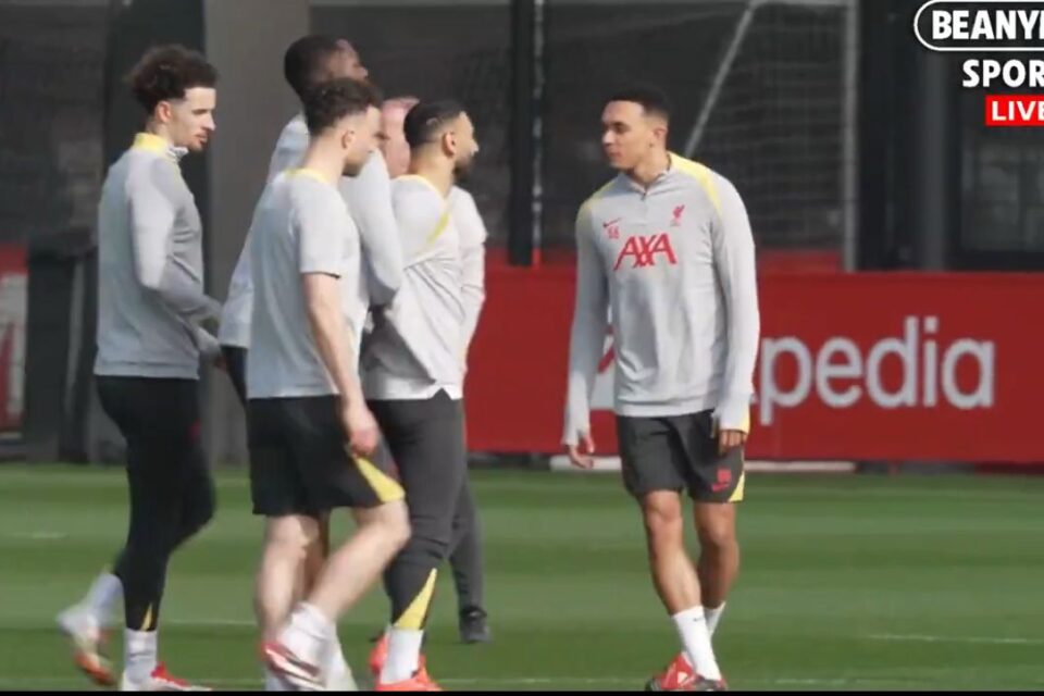 Salah e Arnold discutem e são separado no treino