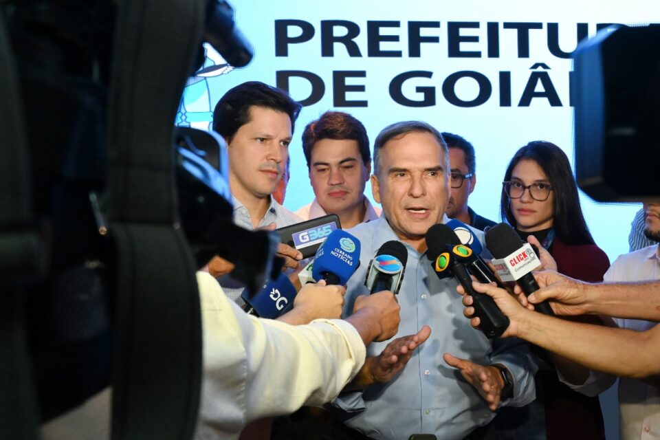 mabel-ao-lado-do-daniel-vilela
