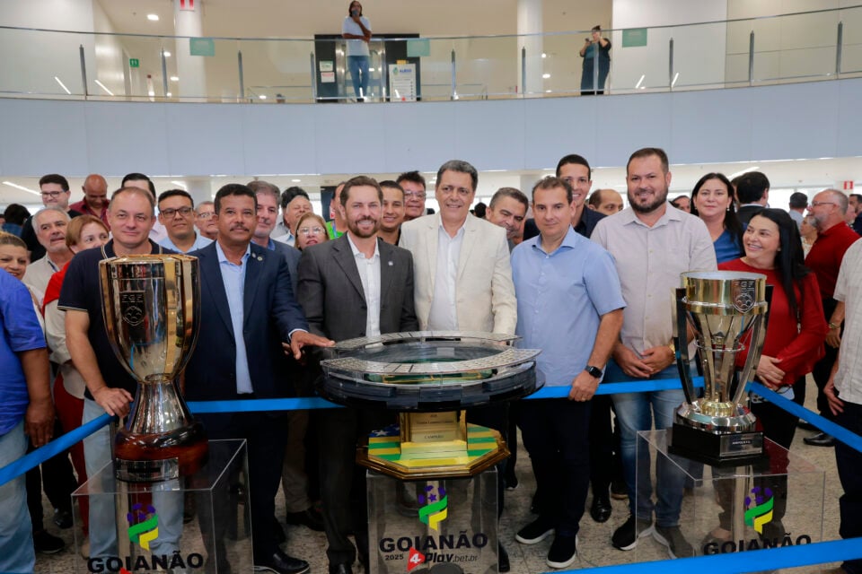 As taças do Campeonato Goiano 2025 podem ser visitadas pelos torcedores na Assembleia Legislativa de Goiás ate sexta (28/3)