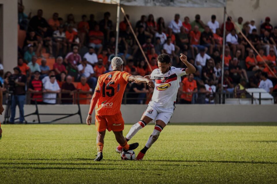 Jogo entre Abecat e Anápolis no Goianão