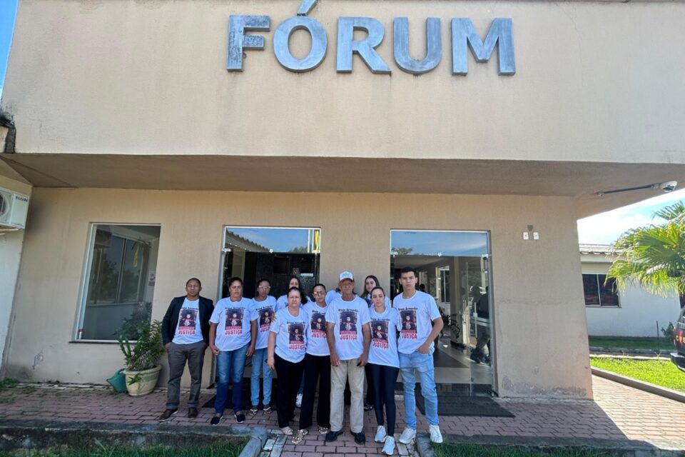 família