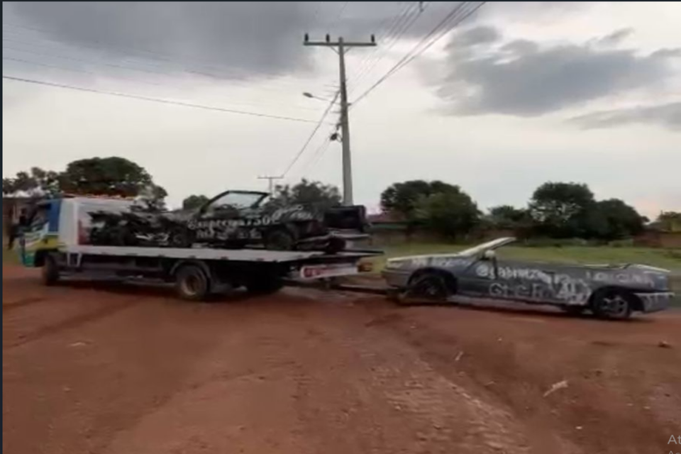 Veículos apreendidos em Aparecida de Goiânia (Foto: Reprodução)