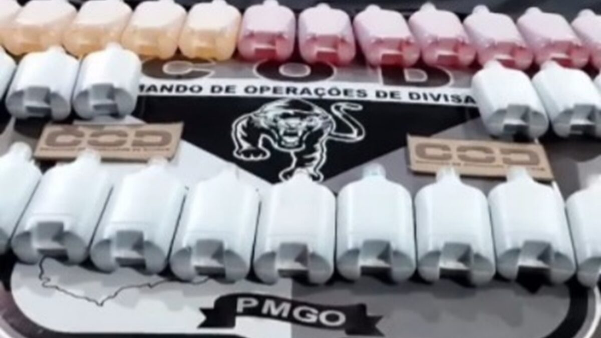Foram confiscados 36 frascos de substâncias ilegais Operação em Goiânia prende carga de anabolizantes proibidos para consumo