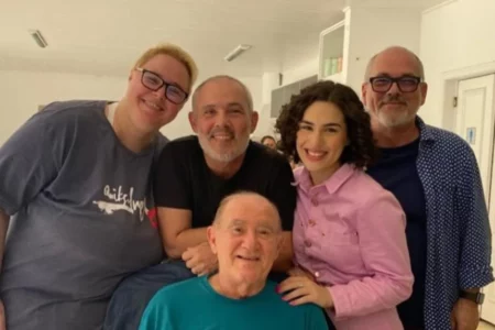 Esposa de Renato Aragão se manifesta sobre rumores envolvendo a filha do humorista