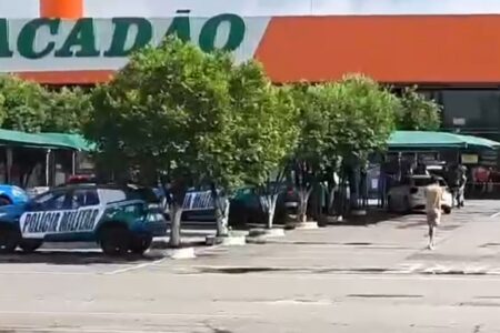 Segundo informações iniciais, o autor do feminicídio tirou a própria vida na sequência Mulher é assassinada dentro de atacadão em Goiânia