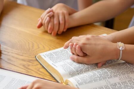 Comissão da Câmara aprova Dia Nacional de Jejum, Oração e Arrependimento Data será celebrada anualmente em 12 de outubro