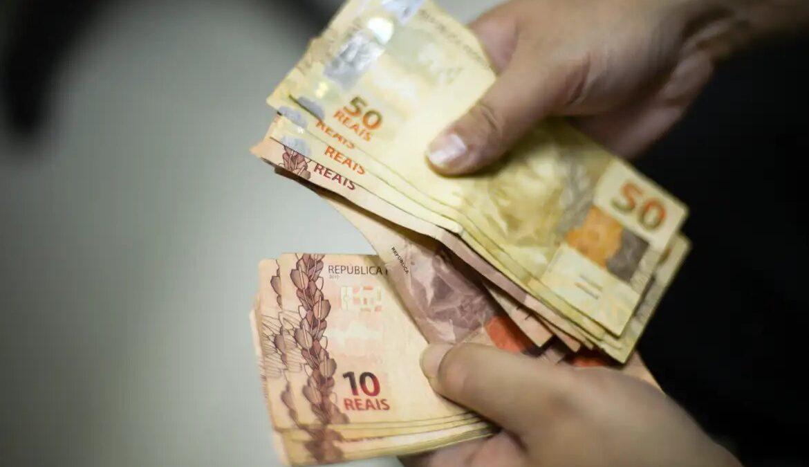 INSS: Justiça libera R$ 2,9 bilhões veja como consultar Requisições de Pequeno Valor (RPVs) são pagas por Tribunais Regionais Federais