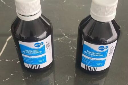 Homem é flagrado tentando entrar em presídio com cocaína escondida em xarope para tosse Presídio Joaquim Ferreira de Souza, no Rio de Janeiro