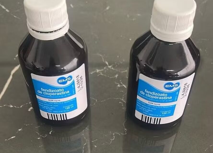 Homem é flagrado tentando entrar em presídio com cocaína escondida em xarope para tosse Presídio Joaquim Ferreira de Souza, no Rio de Janeiro