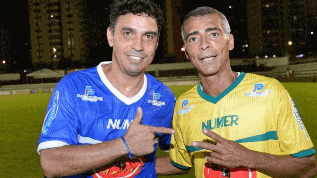 Os ex-jogadores Alex Dias e Romário