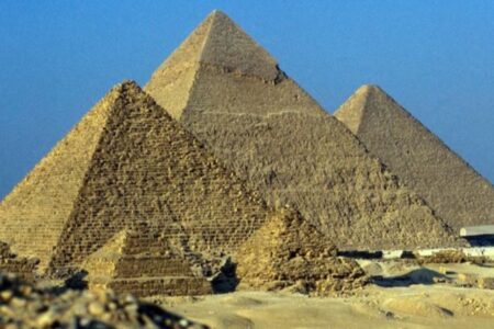 Antropólogo diz que túmulo de Jesus está sob a Grande Pirâmide de Gizé Britânico entregou "evidências" sobre o local às autoridades egípcias