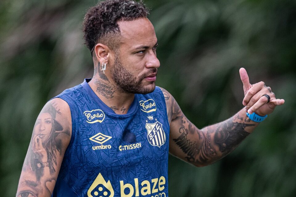 Neymar em treino no Santos