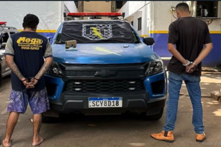 Dupla é presa por tráfico de drogas (Foto: Divulgação PMGO)