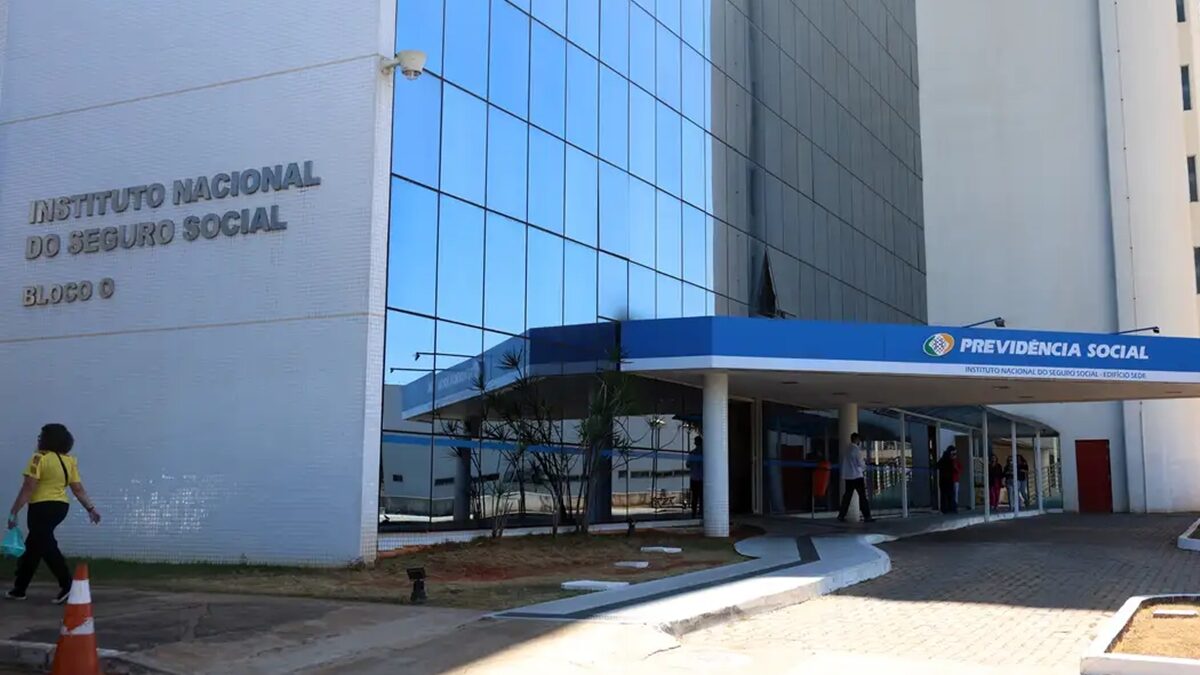 INSS vai devolver em maio valor descontado de aposentadorias; veja como será o pagamento