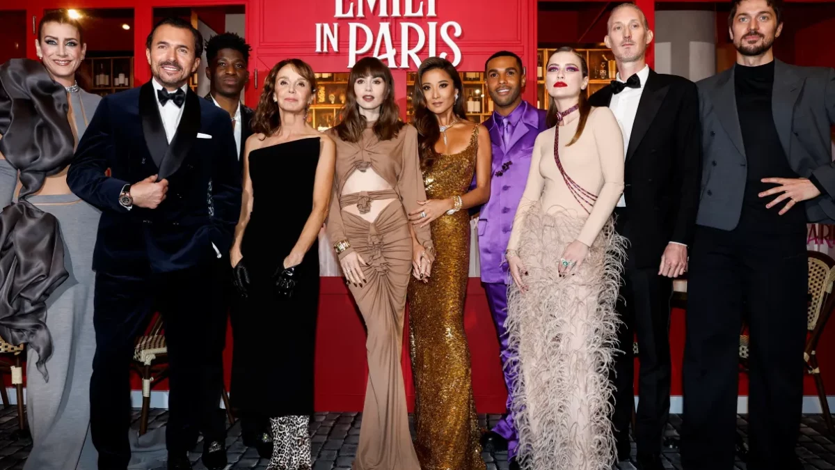 Personagem importante deve deixar o elenco de ‘Emily em Paris’ na quinta temporada