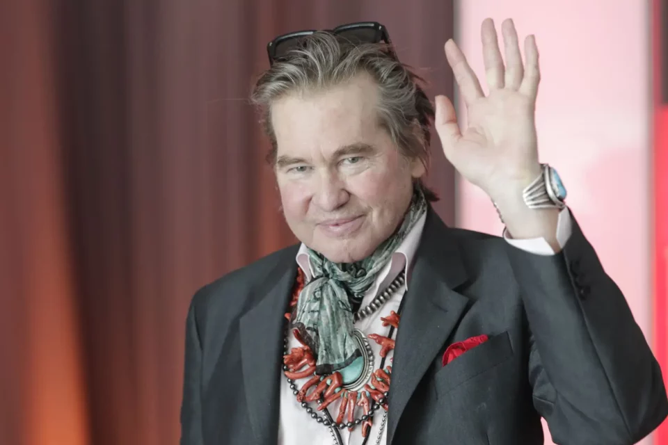 Val Kilmer, astro de 'Batman', morre aos 65 anos